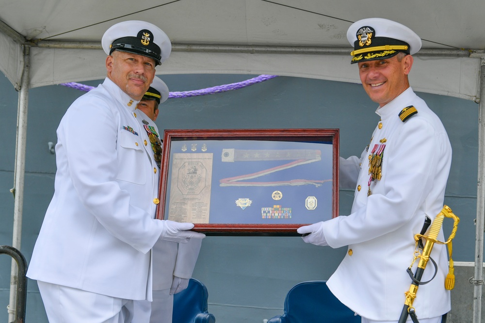 USS Mobile Bay Decommissioning