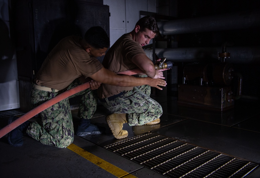 UH Midshipmen Firefighting Training