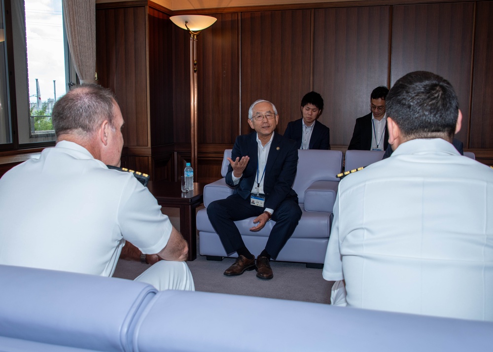 Ayase and Yamato Mayor Visit