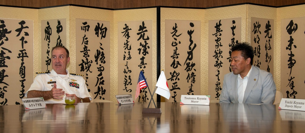 Ayase and Yamato Mayor Visit