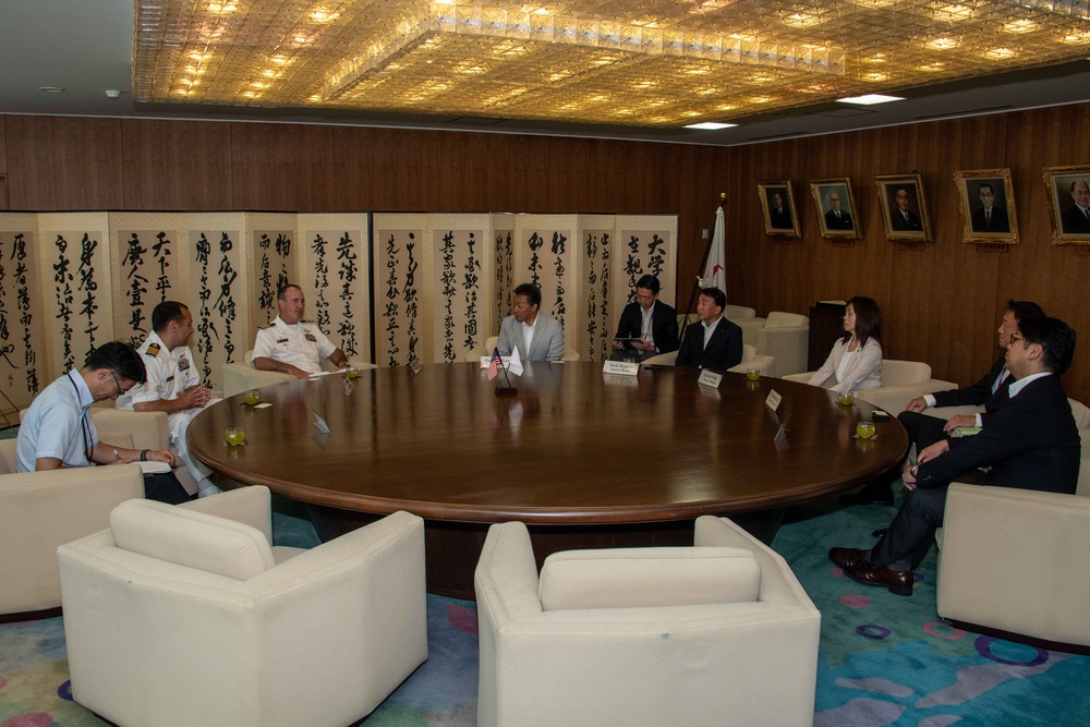 Ayase and Yamato Mayor Visit