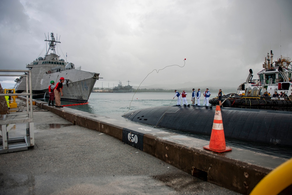 DVIDS - Images - USS Annapolis Returns to Homeport [Image 5 of 9]