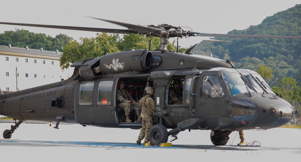 Lt. Gen. Burleson Tours Camp Casey