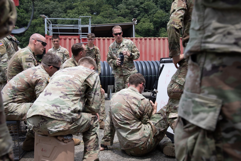 2-12 Infantry Regiment Conduct Underground Facility Training