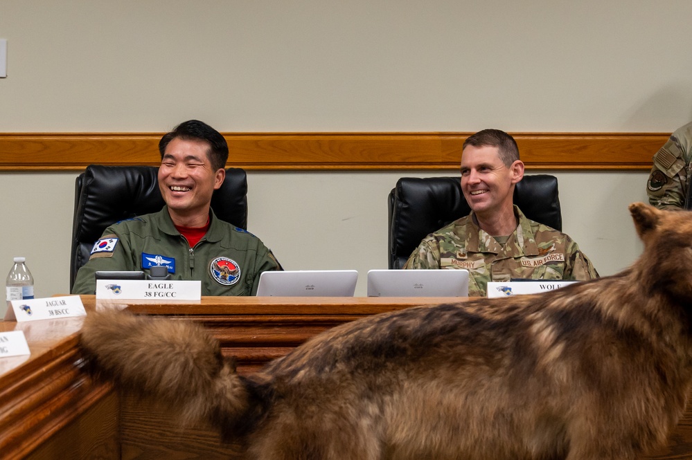 8th Fighter Wing and 38th Fighter group hold combined warfighter meeting