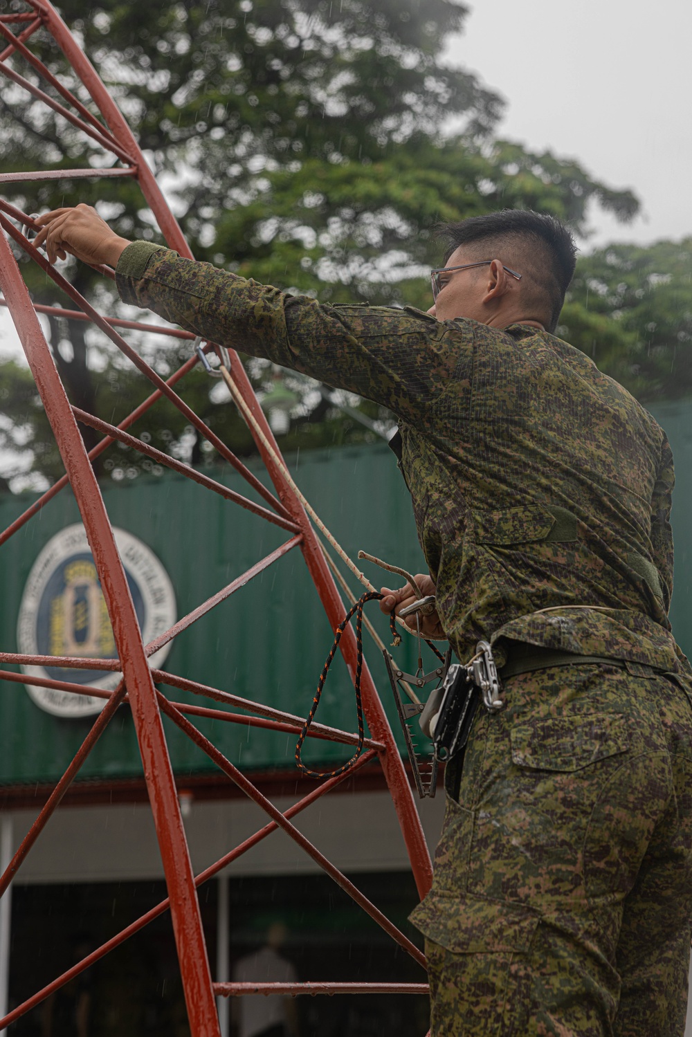 U.S. Marines with Explosive Ordnance Disposal Company, 9th Engineer Support Battalion and Philippine Army Explosive Ordnance Disposal Battalion, Army Support Command, participate in EOD simulations.