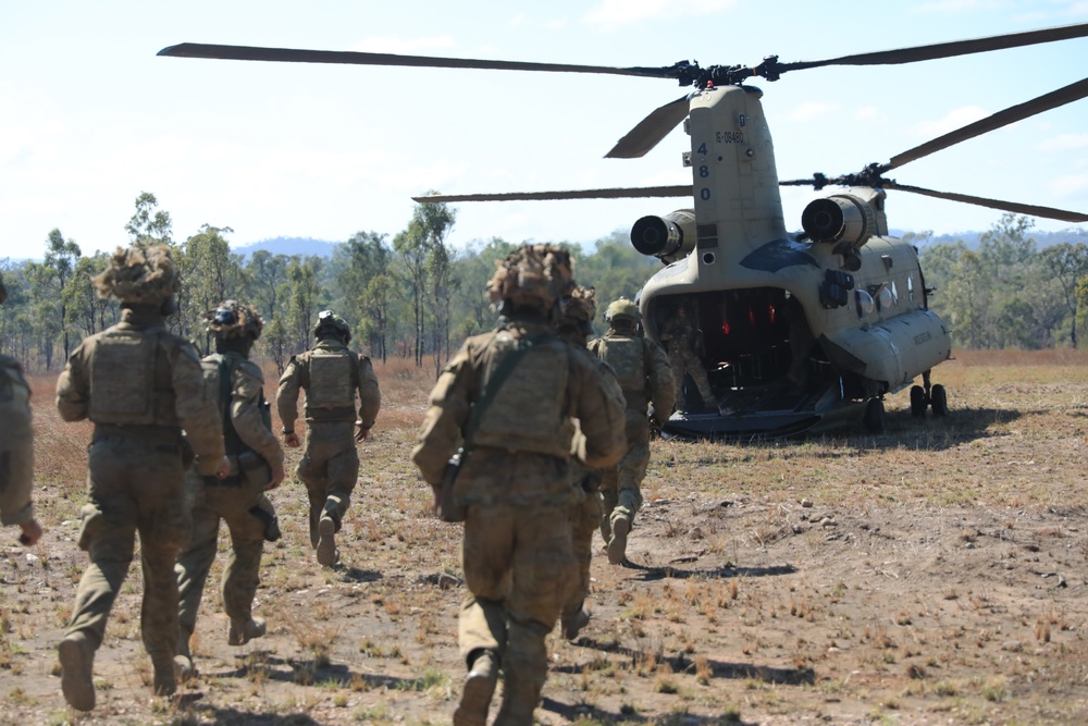 Australian Soldiers conduct air mobile ops in support of Battle Group Eagle's Armoured Battle Run