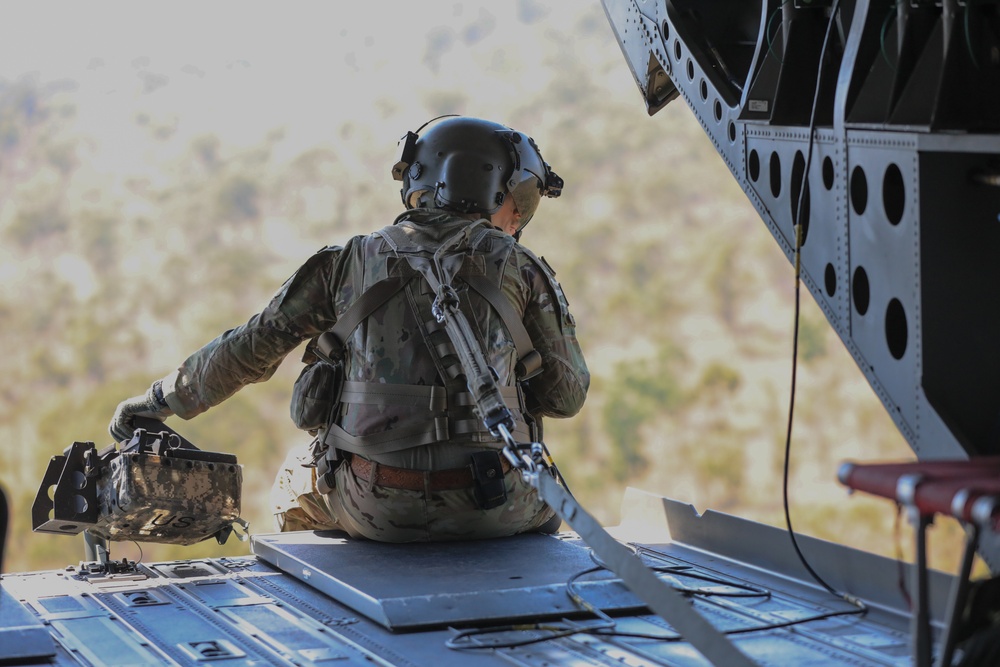 Australian Soldiers conduct airmobile ops in support of Battle Group Eagle's Armoured Battle Run