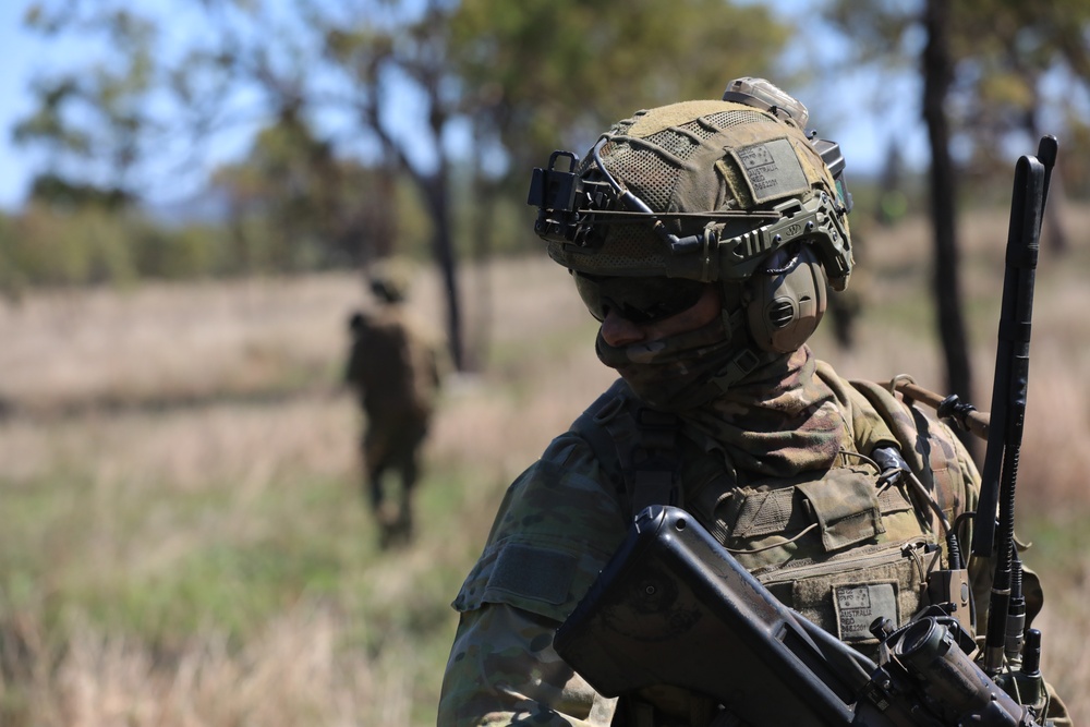 Australian Soldiers conduct air mobile ops in support of Battle Group Eagle's Armoured Battle Run