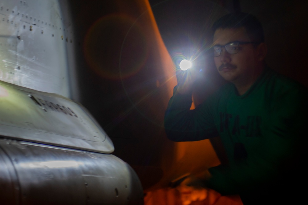 USS Carl Vinson (CVN 70) Sailors Perform Maintenance on Aircrafts in the Pacific Ocean