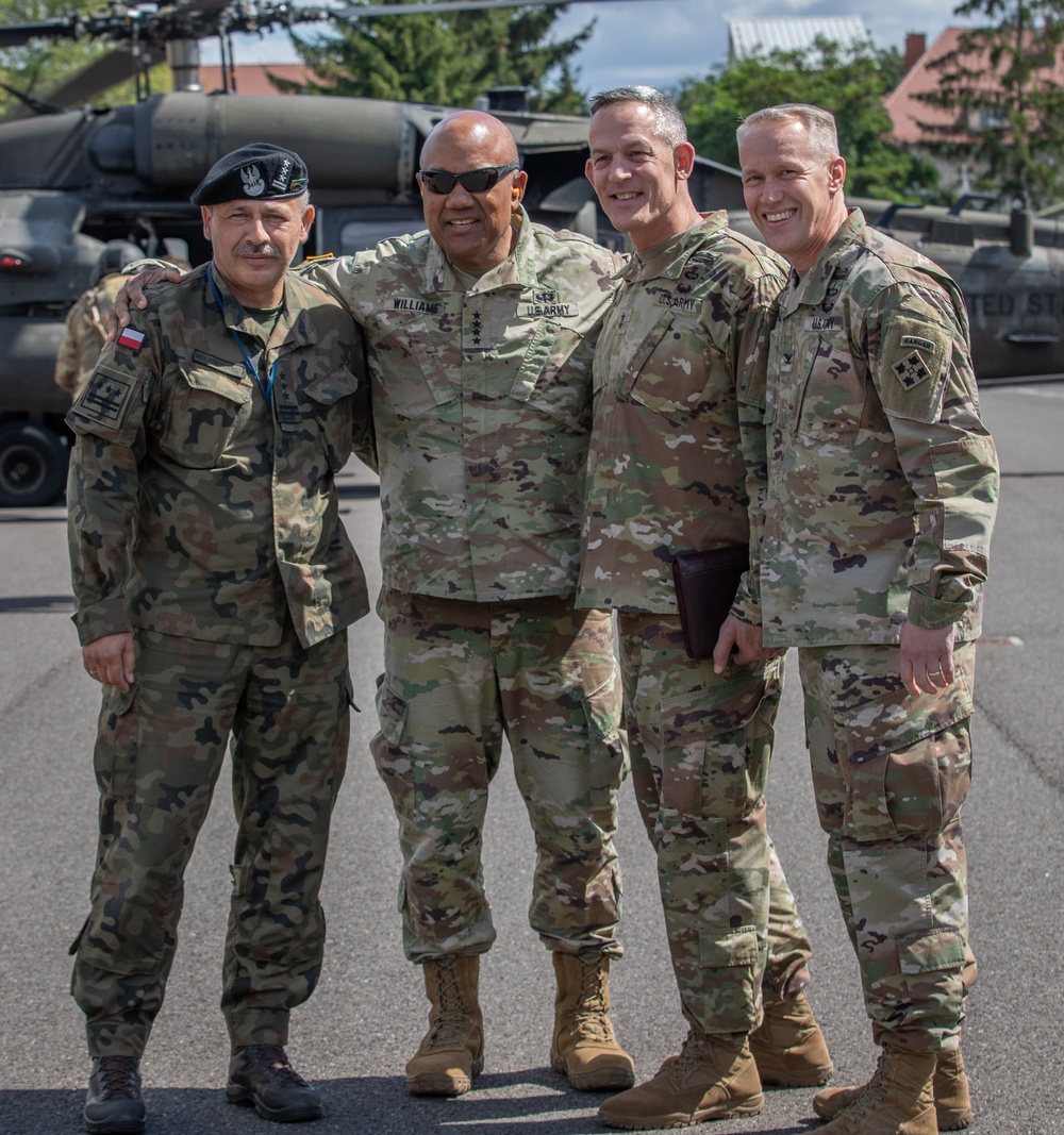 General Williams visits 4th Inf. Div. in Poland