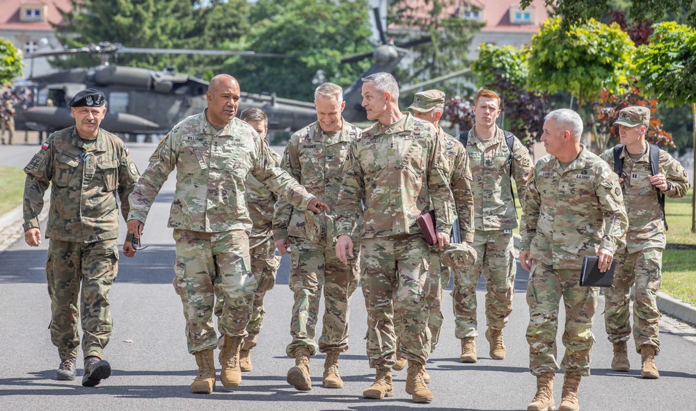 General Williams visits 4th Inf. Div. in Poland