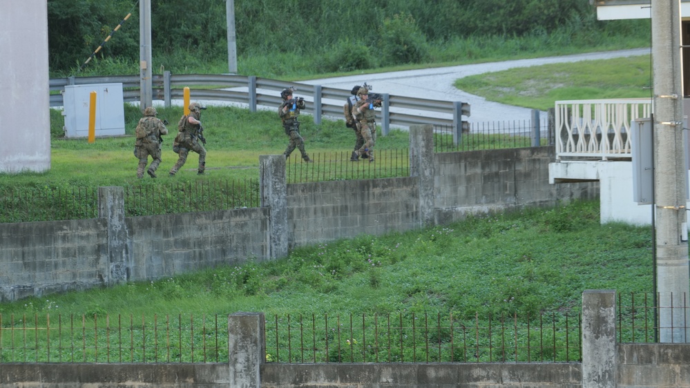 ROK and U.S. Special Operations Forces Train to Maintain Personnel Recovery Skills