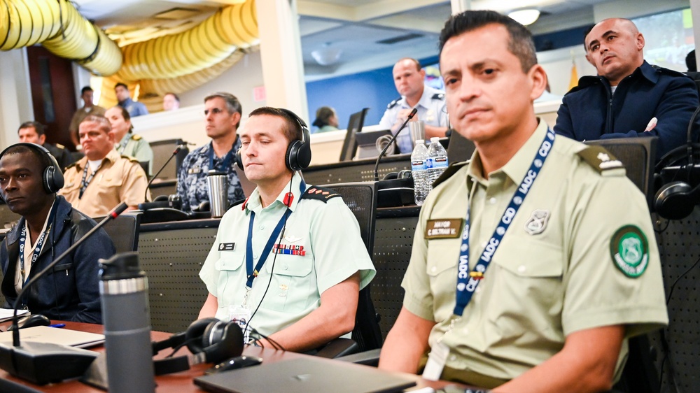 IADC staff and students celebrate Ecuador's Independence Day