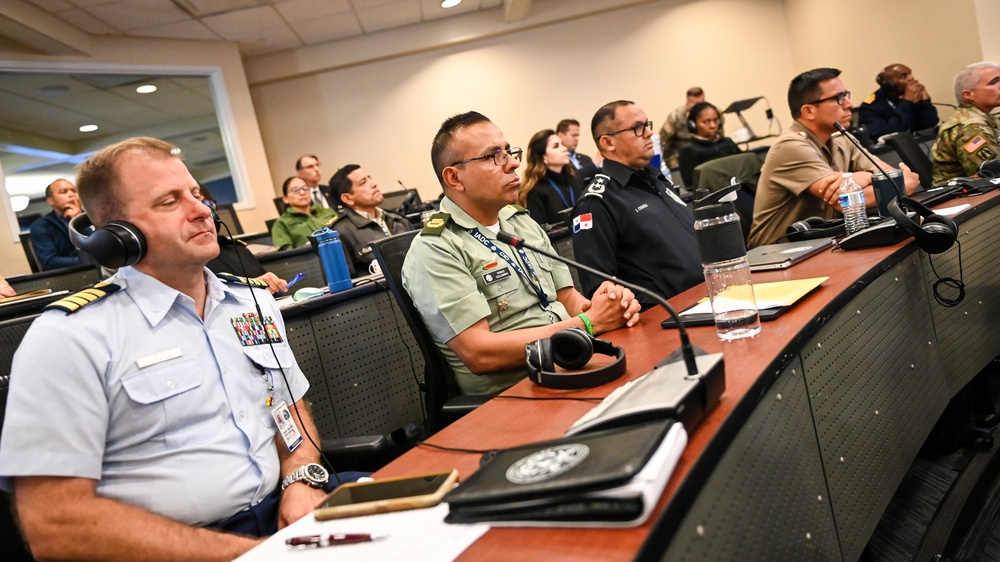 IADC staff and students celebrate Ecuador's Independence Day