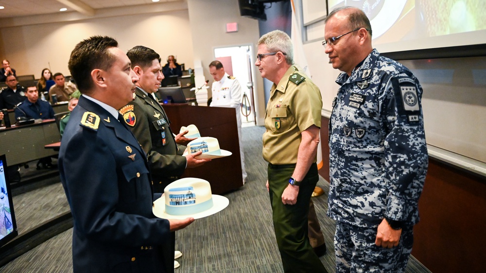 IADC staff and students celebrate Ecuador's Independence Day