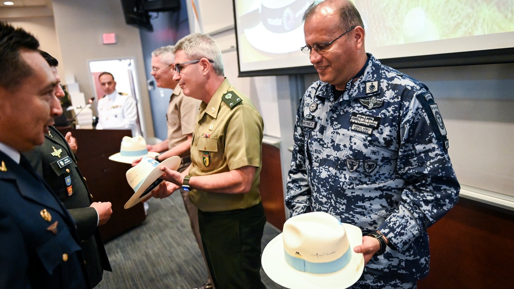 IADC staff and students celebrate Ecuador's Independence Day