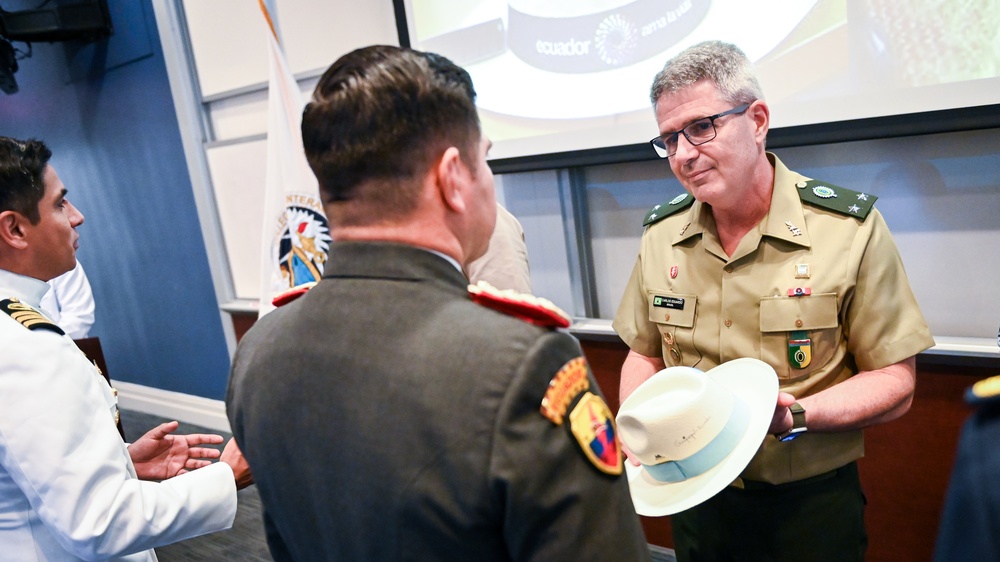 IADC staff and students celebrate Ecuador's Independence Day