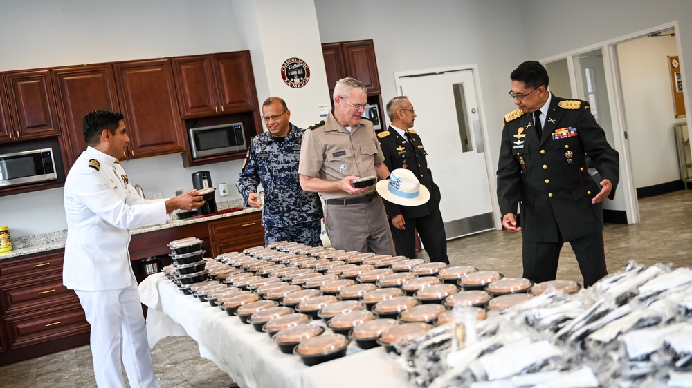 IADC staff and students celebrate Ecuador's Independence Day