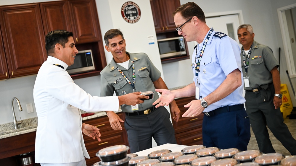 IADC staff and students celebrate Ecuador's Independence Day