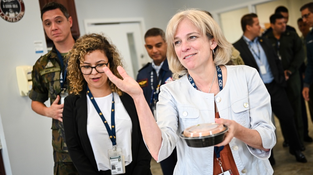 IADC staff and students celebrate Ecuador's Independence Day