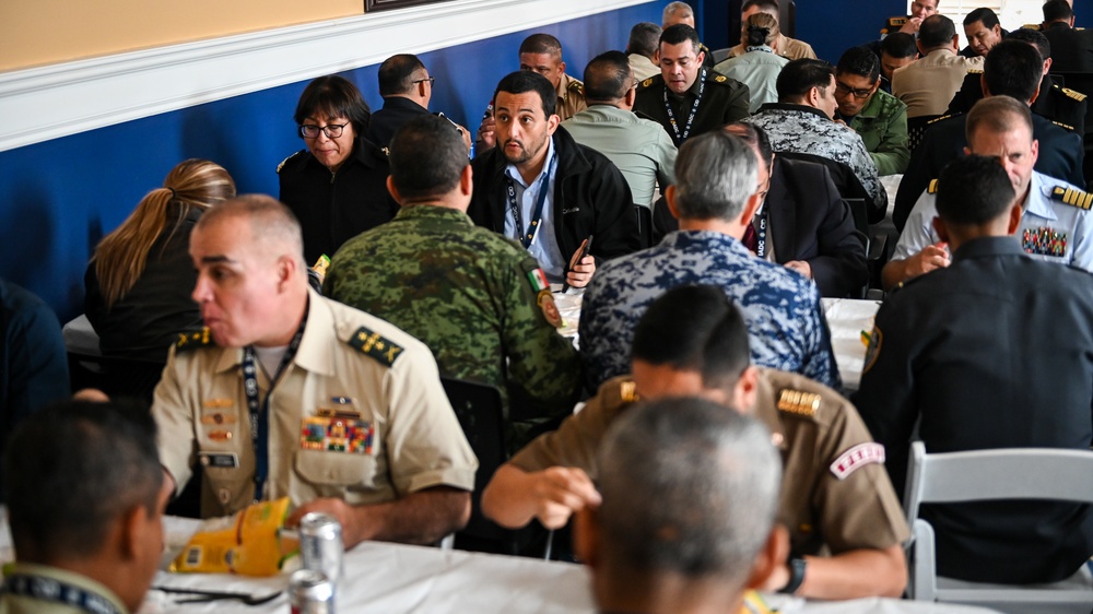 IADC staff and students celebrate Ecuador's Independence Day