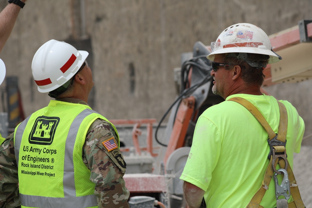 MG Kokaska visits Marseilles Lock during Illinois Waterway Consolidated Closures