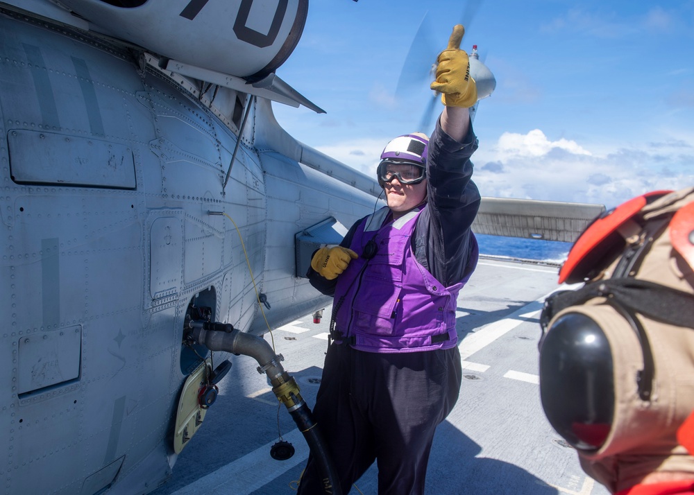 USS Manchester conducts flight operations