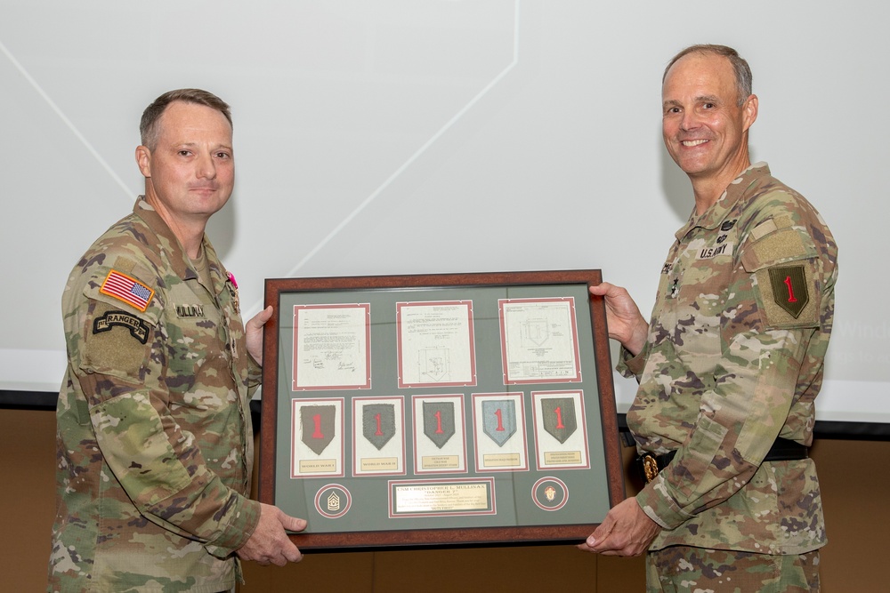 1st Infantry Division holds award ceremony for Division command sergeant major