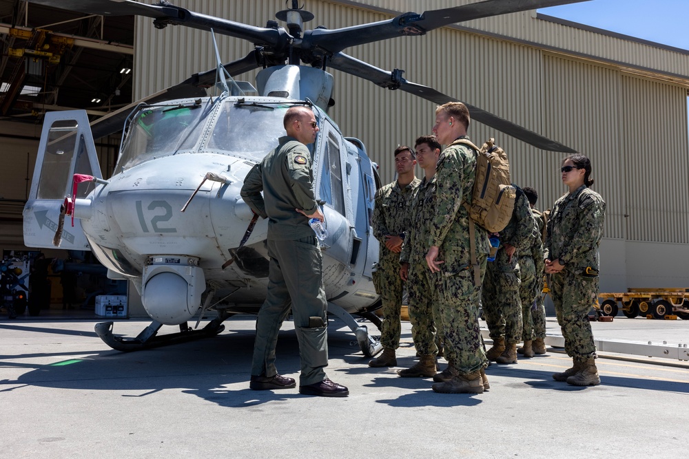 USNA Midshipmen visit HMLA-367