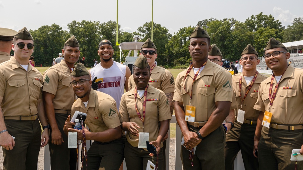 DVIDS - Images - The Washington Commanders visit Marine Barracks