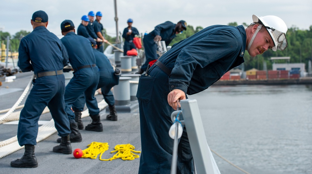 USS Paul Hamilton Singapore Port Visit