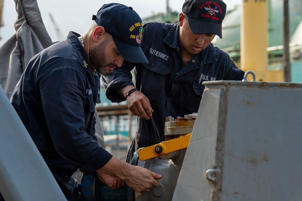 USS Paul Hamilton Singapore Port Visit