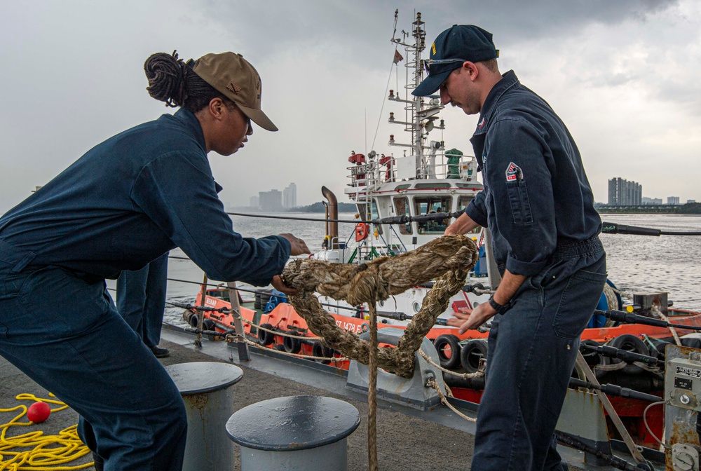 USS Paul Hamilton Singapore Port Visit