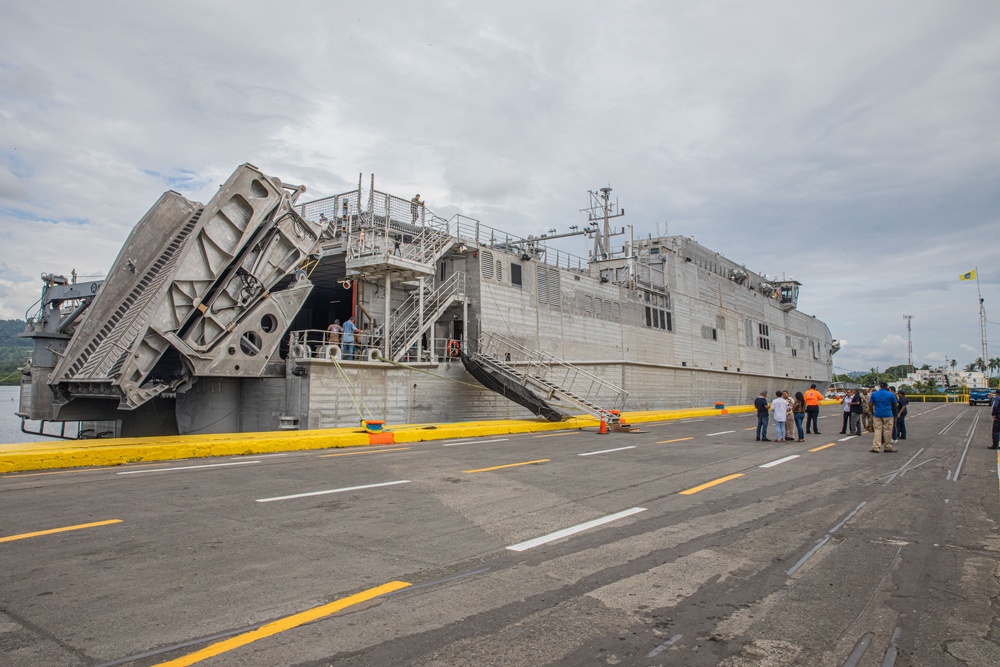 USNS Burlington Arrives in Almirante, Panama