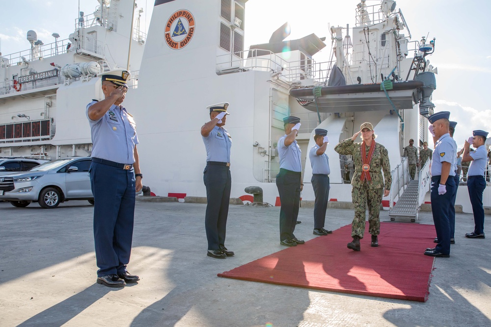 US 7th Fleet meets with leaders from the Philippines during engagements in Puerto Princesa