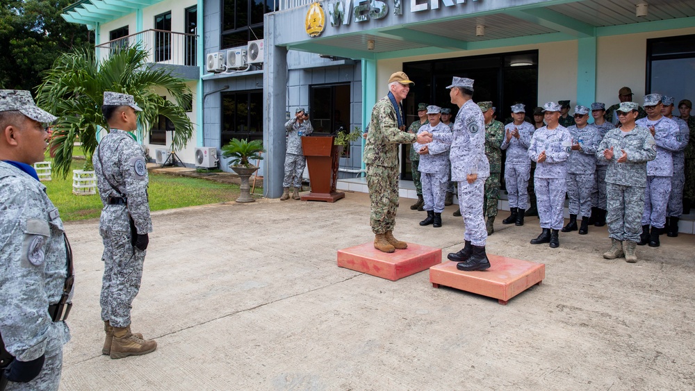 US 7th Fleet meets with leaders from the Philippines during engagements in Puerto Princesa