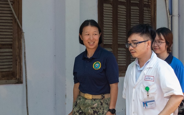 Pacific Partnership 2023: US, Vietnam Medical Teams Work in Tandem