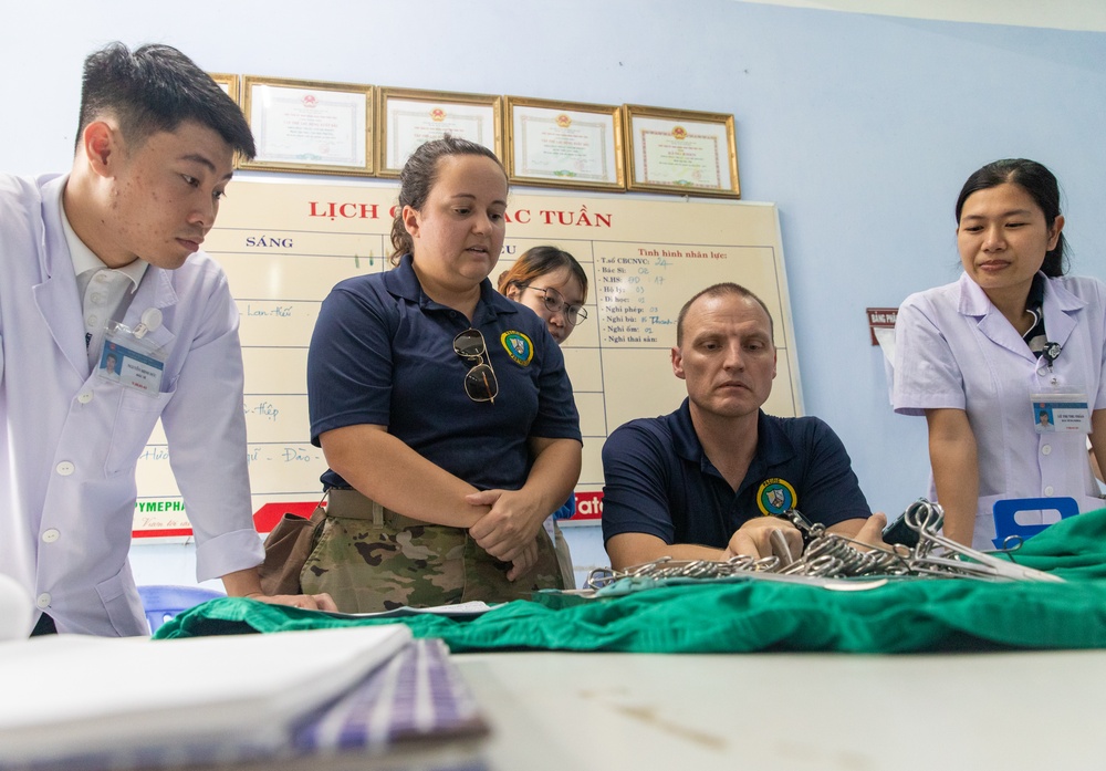 Pacific Partnership 2023: US, Vietnam Surgery Teams Work in Tandem