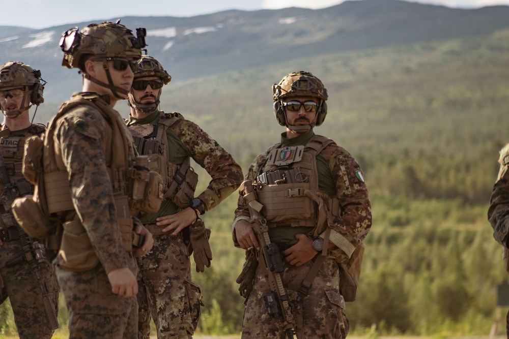 26th MEU(SOC) and San Marco Brigade Master Marksmanship in Norway