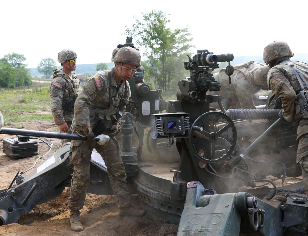 New York shoots Howitzers during Exercise Northern Strike 2023