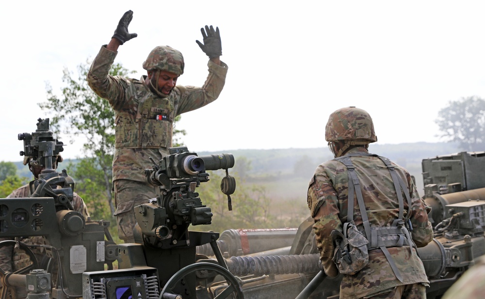 New York shoots Howitzers during Exercise Northern Strike 2023