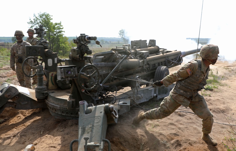New York shoots Howitzers during Exercise Northern Strike 2023