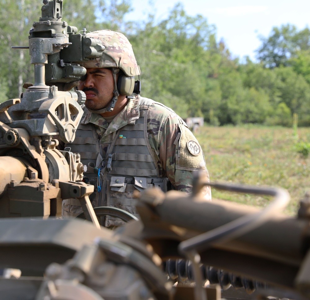 New York shoots Howitzers during Exercise Northern Strike 2023