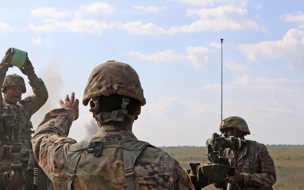 New York shoots Howitzers during Exercise Northern Strike 2023
