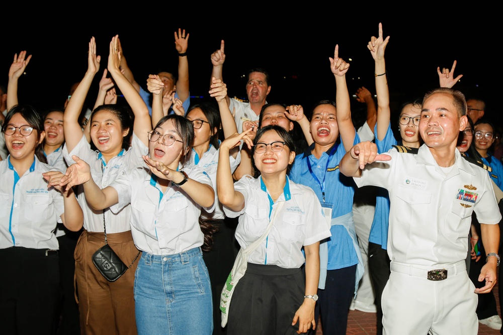 Pacific Partnership 2023 and Phu Yen University students gather for music exchange