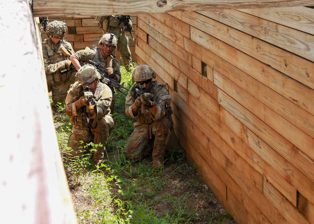 1-187 Conducts Platoon Live Fire