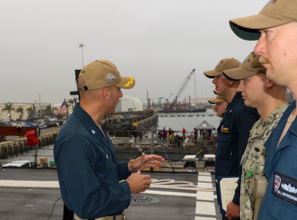 USS Decatur Awards and Honors Transferring Personnel