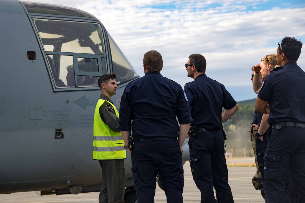 26th MEU(SOC) provides guided tour of MV-22 Osprey