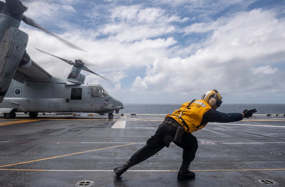 USS America Conducts Flight Operations During Humanitarian Assistance Operations